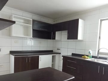 PROPIEDAD 4D JARDINES DE SAN PEDRO A PASOS DE COMERDIO