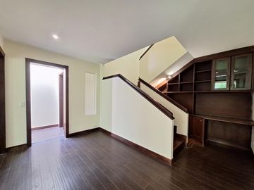 Se renta Departamento Dúplex, 3 Dorm., con amplio jardin privado de 160m2, Bellavista