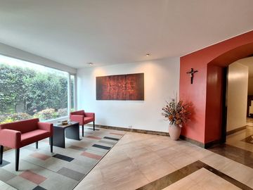 Se renta Departamento Dúplex, 3 Dorm., con amplio jardin privado de 160m2, Bellavista