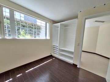 Se renta Departamento Dúplex, 3 Dorm., con amplio jardin privado de 160m2, Bellavista