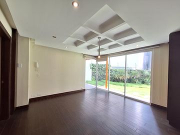 Se renta Departamento Dúplex, 3 Dorm., con amplio jardin privado de 160m2, Bellavista