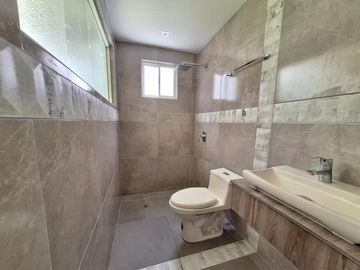 Se renta Departamento Dúplex, 3 Dorm., con amplio jardin privado de 160m2, Bellavista