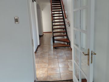 CHALET ÑUÑOA, 5 DORMITORIOS, TERRAZA GRANDE  EST 6 VEHICULOS
