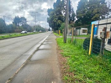 GALPÓN Y 2 CABAÑAS FRENTE AL FUTURO HOSPITAL BASE VALDIVIA