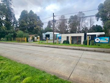 GALPÓN Y 2 CABAÑAS FRENTE AL FUTURO HOSPITAL BASE VALDIVIA
