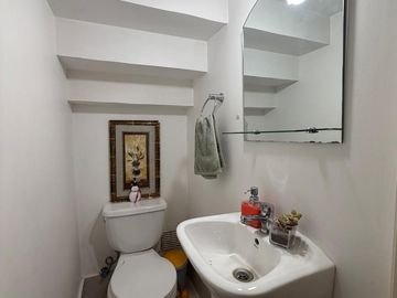 VENTA COMODA CASA EN SECTOR LOS MADEROS