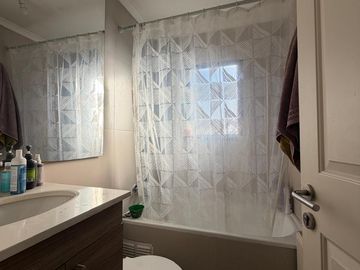 VENTA COMODA CASA EN SECTOR LOS MADEROS