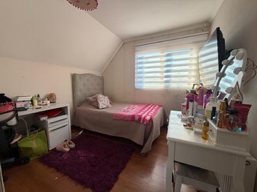 VENTA COMODA CASA EN SECTOR LOS MADEROS