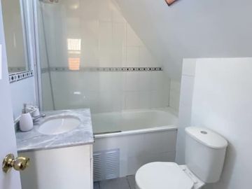 VENTA CASA 2 PISOS EN SECTOR PARQUE FUNDADORES