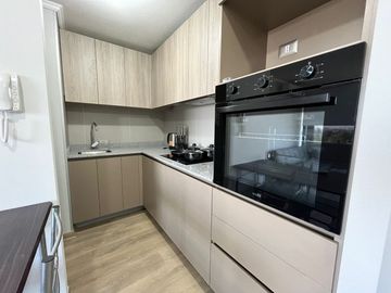 2 DOR Y 2 BAÑOS MAS BODEGA Y ESTACIONAMIENTO METRO MIRADOR