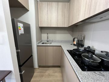 2 DOR Y 2 BAÑOS MAS BODEGA Y ESTACIONAMIENTO METRO MIRADOR