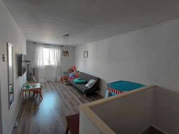 HERMOSA CASA 4D 3B EN VILLA SANTA MARÍA DE MAIPÚ