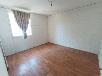 VENDO CASA DE UN PISO 2 HABITACIONES  UN BAÑO LINDO PATIO