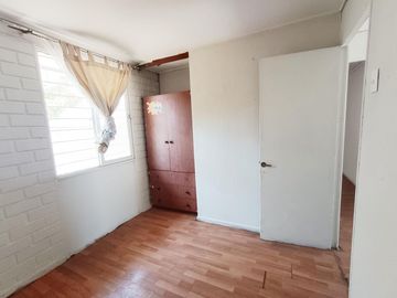 VENDO CASA DE UN PISO 2 HABITACIONES  UN BAÑO LINDO PATIO