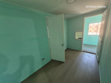 ARRIENDO CASA ESQUINA QUILICURA 4DORMITORIOS 2BAÑOS ,LOCAL