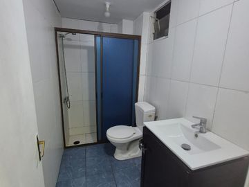 ARRIENDO CASA ESQUINA QUILICURA 4DORMITORIOS 2BAÑOS ,LOCAL
