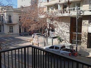 VENTA 3 AMBIENTES CABALLITO AL FRENTE SEMIPISO