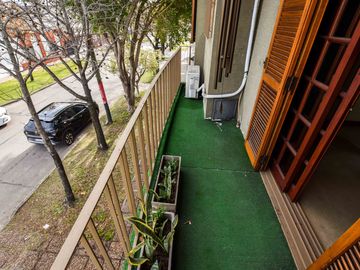VENTA CASA 3 DORMITORIOS JARDIN, QUINCHO Y COCHERA