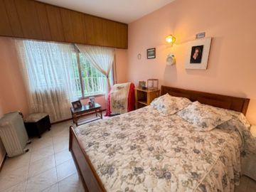 VENTA CASA 3 DORMITORIOS COCHERA B. ARROYITO