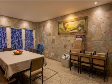 VENTA CASA 3 DORMITORIOS COCHERA B. ARROYITO