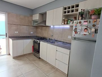 VENTA DUPLEX EEUU 1000 4 AMB COCHERA FLORIDA OESTE
