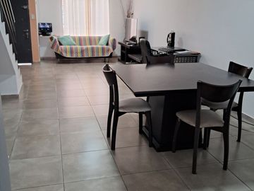 VENTA DUPLEX EEUU 1000 4 AMB COCHERA FLORIDA OESTE