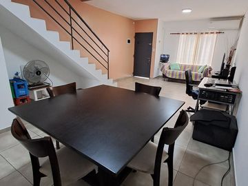 VENTA DUPLEX EEUU 1000 4 AMB COCHERA FLORIDA OESTE