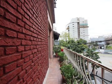 Casa 5 amb duplex con local Venta Saavedra