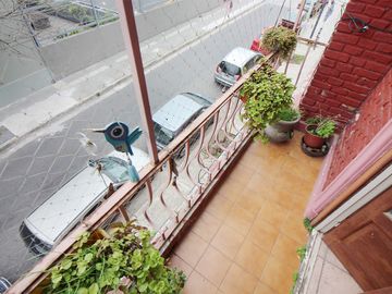 Casa 5 amb duplex con local Venta Saavedra