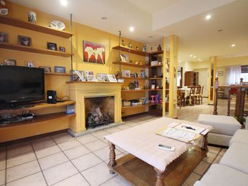 Casa 5 amb duplex con local Venta Saavedra