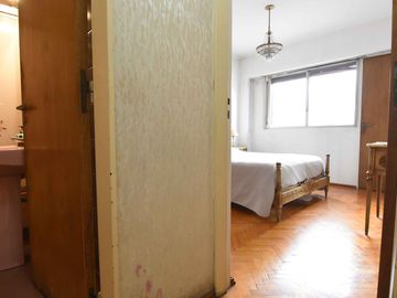 VENTA - Depto. 4 ambientes y balcón en Flores