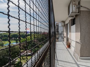 EXCELENTE PISO ENTERO CON BALCON EN P. CHACABUCO