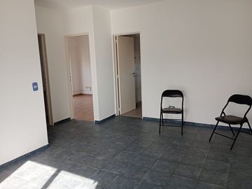 Departamento de tres ambientes con parque en p b