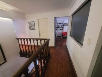 Venta oficina tipo casa con pileta, Martinez