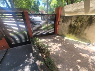 Venta oficina tipo casa con pileta, Martinez