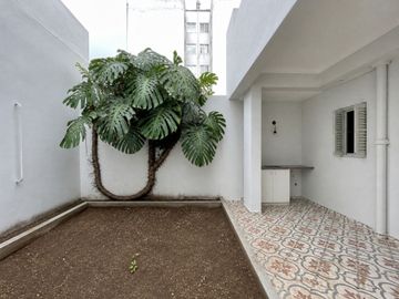PH en VENTA, PB,  2 DORMITORIOS Y PATIO