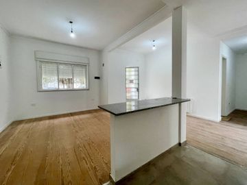 PH en VENTA, PB,  2 DORMITORIOS Y PATIO