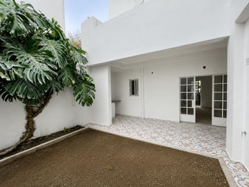 PH en VENTA, PB,  2 DORMITORIOS Y PATIO