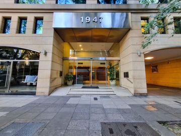 VENTA OFICINA BELGRANO CON DOS COCHERAS INVERSOR