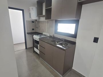 VENTA DEPTO 1 DORM CON BALCÓN EN B° ALBERDI