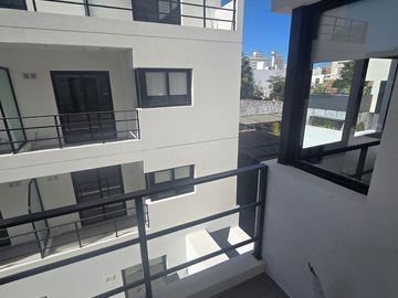 VENTA DEPTO 1 DORM CON BALCÓN EN B° ALBERDI