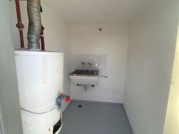 VENTA LOCAL más 2 deptos Centro América Córdoba