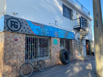 VENTA LOCAL más 2 deptos Centro América Córdoba