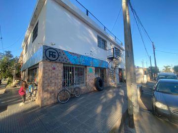 VENTA LOCAL más 2 deptos Centro América Córdoba