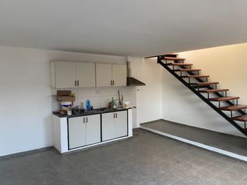 VENTA LOCAL más 2 deptos Centro América Córdoba