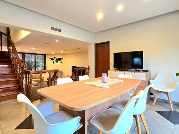 CHALET 5 AMB PISCINA  MAS PH 3 AMB  LOTE PROPIO