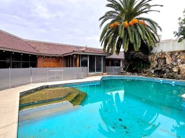 CHALET 5 AMB PISCINA  MAS PH 3 AMB  LOTE PROPIO