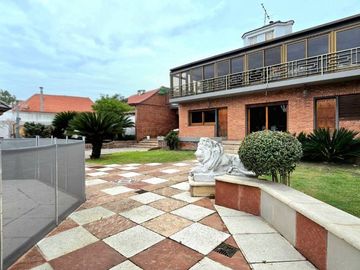 CHALET 5 AMB PISCINA  MAS PH 3 AMB  LOTE PROPIO