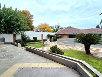 CHALET 5 AMB PISCINA  MAS PH 3 AMB  LOTE PROPIO