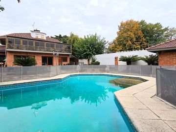 CASA CHALET 5 AMB. PISCINA SAUNA JACUZZI COCHERA